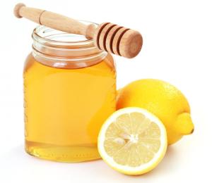 Honey and Lemon are two Powerful Ingredients. Image from: http://www.babydigezt.com